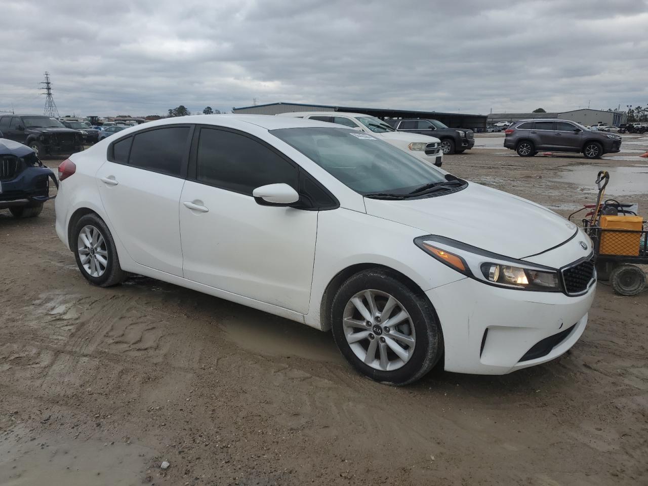 VIN 3KPFL4A73HE116459 2017 KIA FORTE no.5