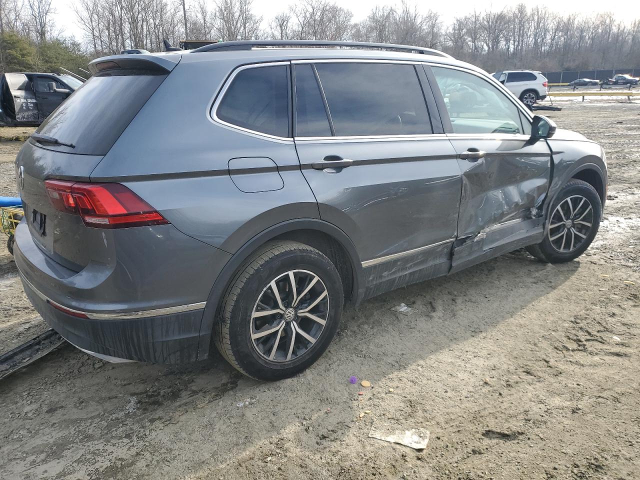 2021 Volkswagen Tiguan - Image 3