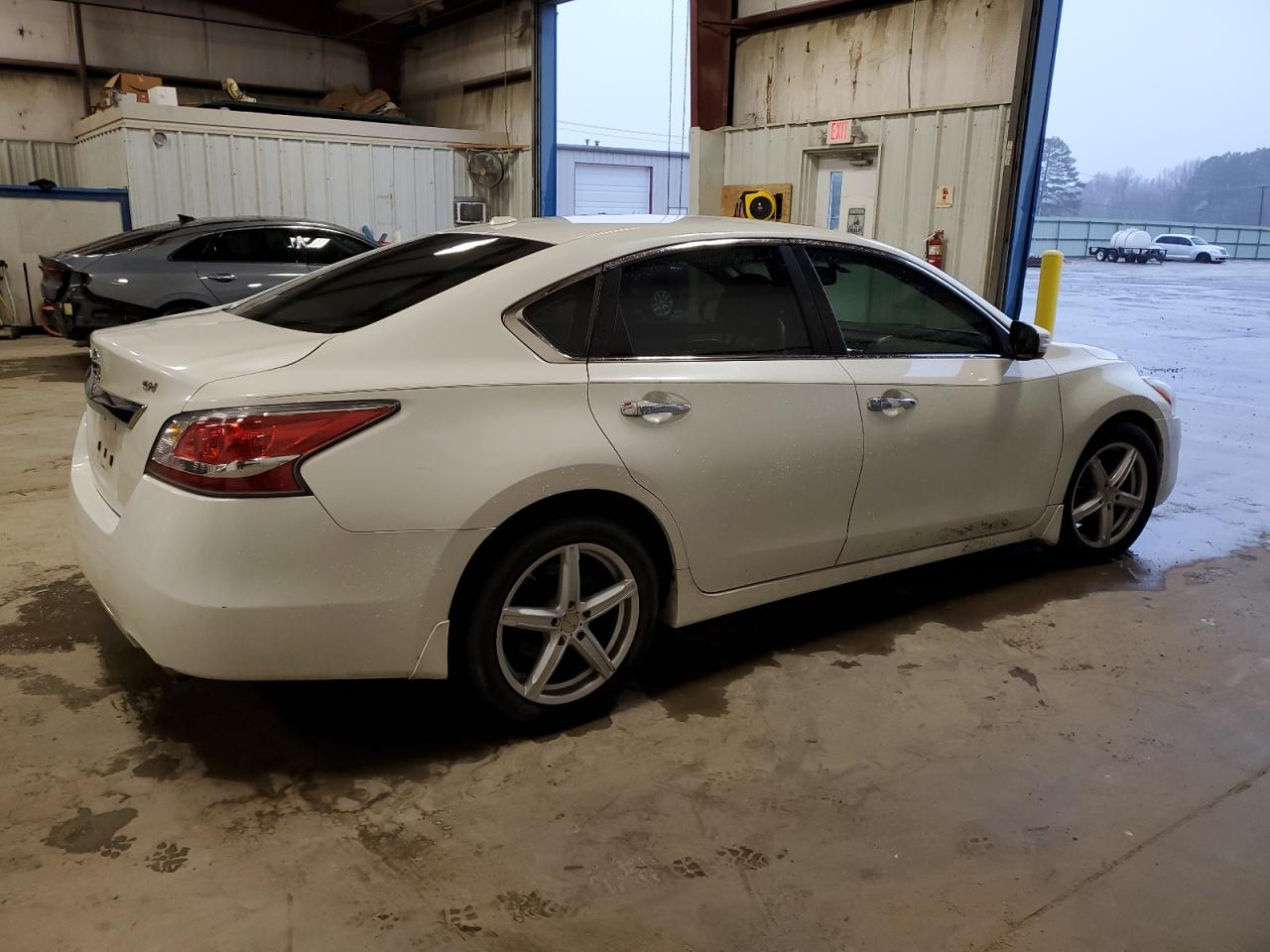 2015 Nissan Altima - Image 3