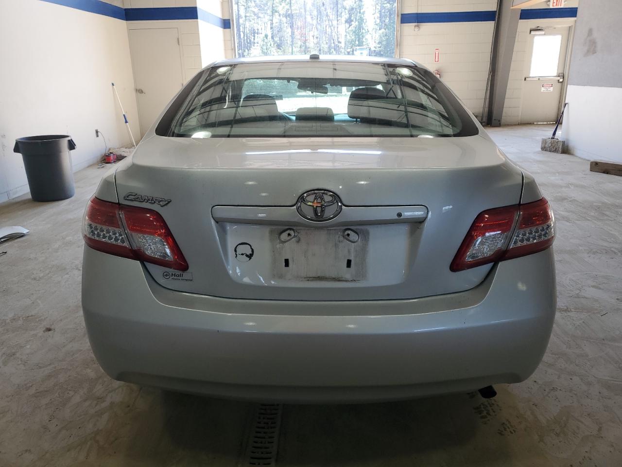 2010 Toyota Camry - Image 6