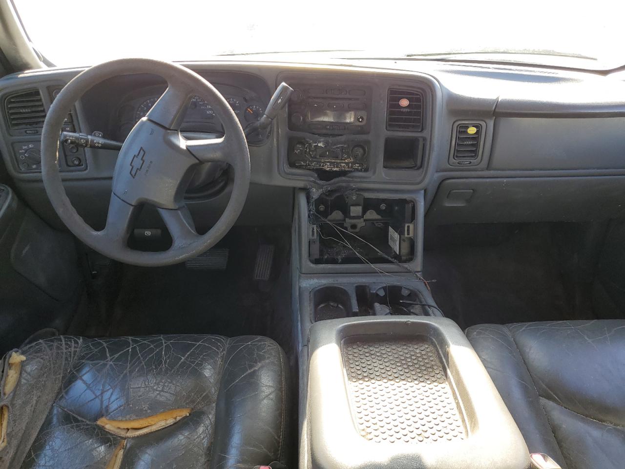2004 Chevrolet Avalanche - Image 8