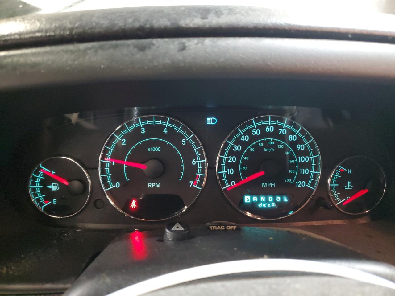 2004 Chrysler Sebring - Image 9