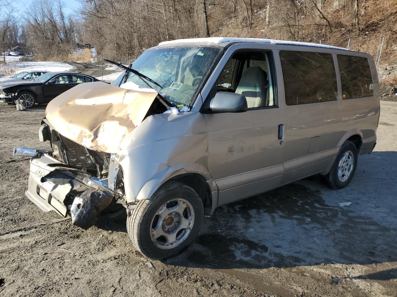 2004 Chevrolet Astro - Image 1