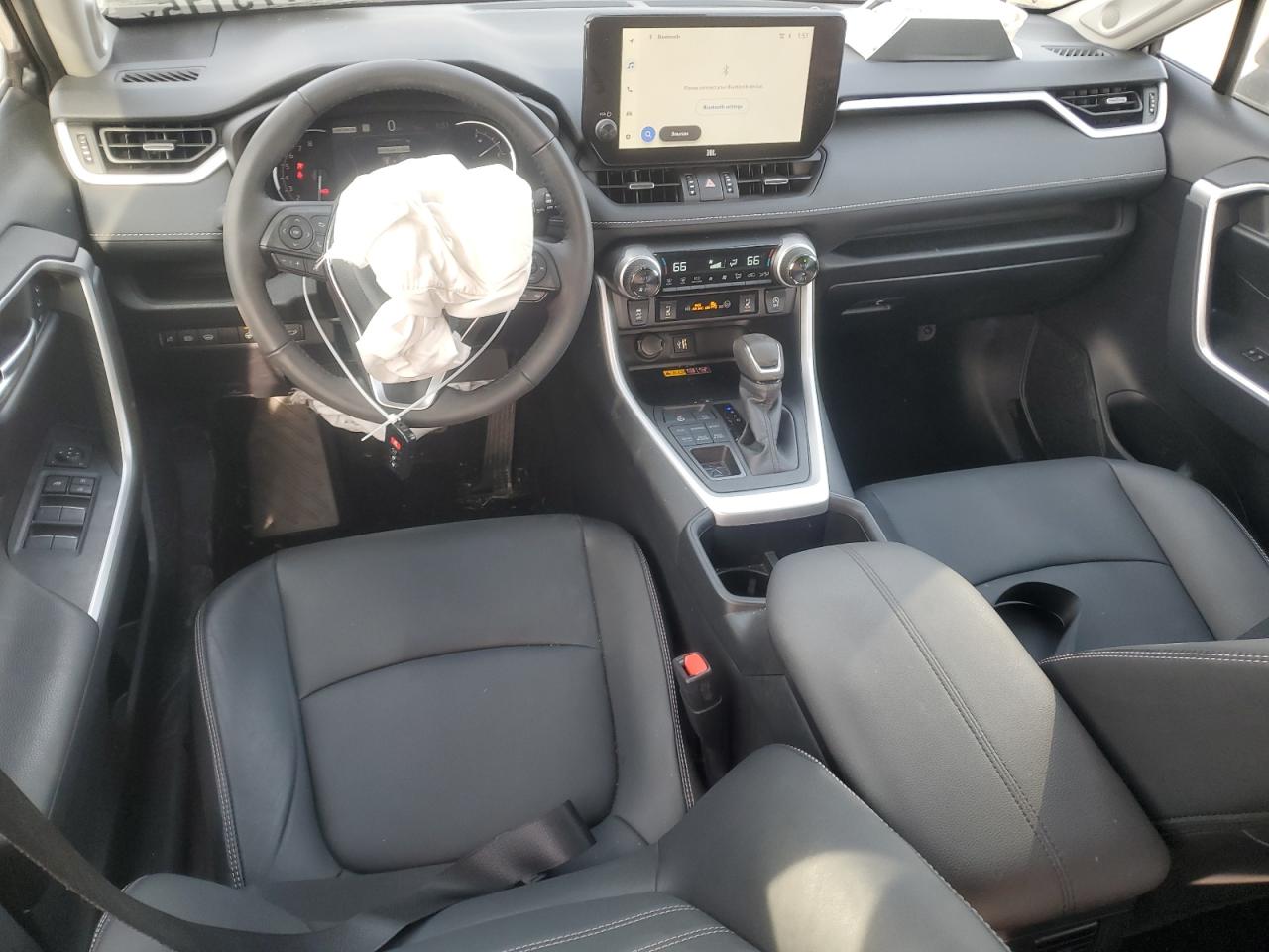 2024 Toyota RAV 4 - Image 8