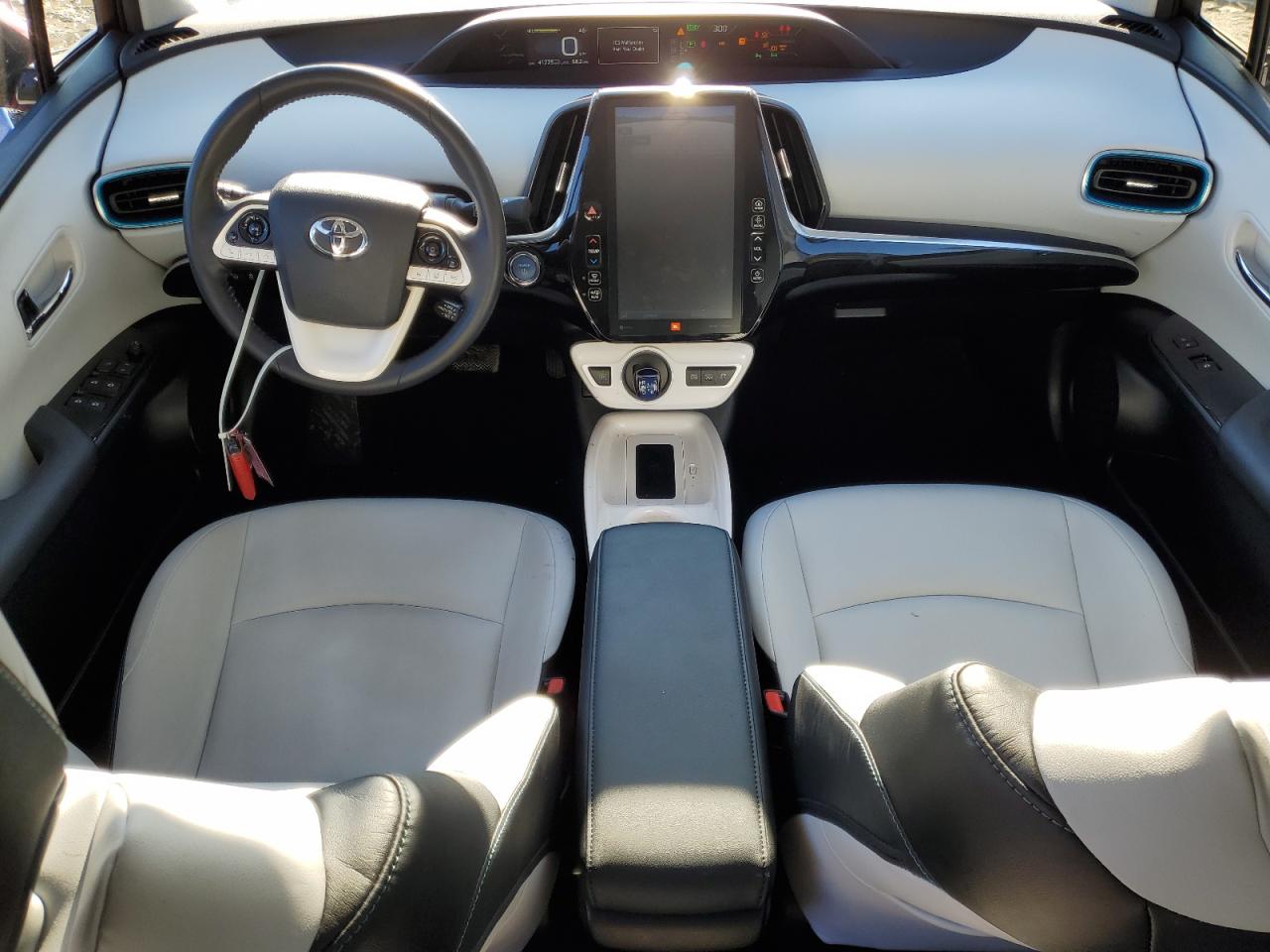2017 Toyota Prius - Image 8