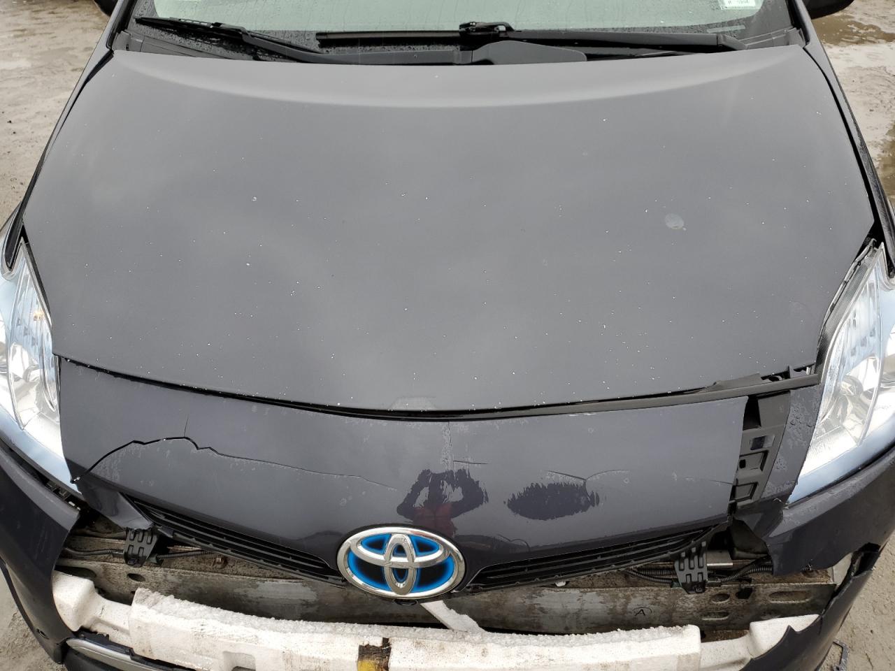 2013 Toyota Prius - Image 11