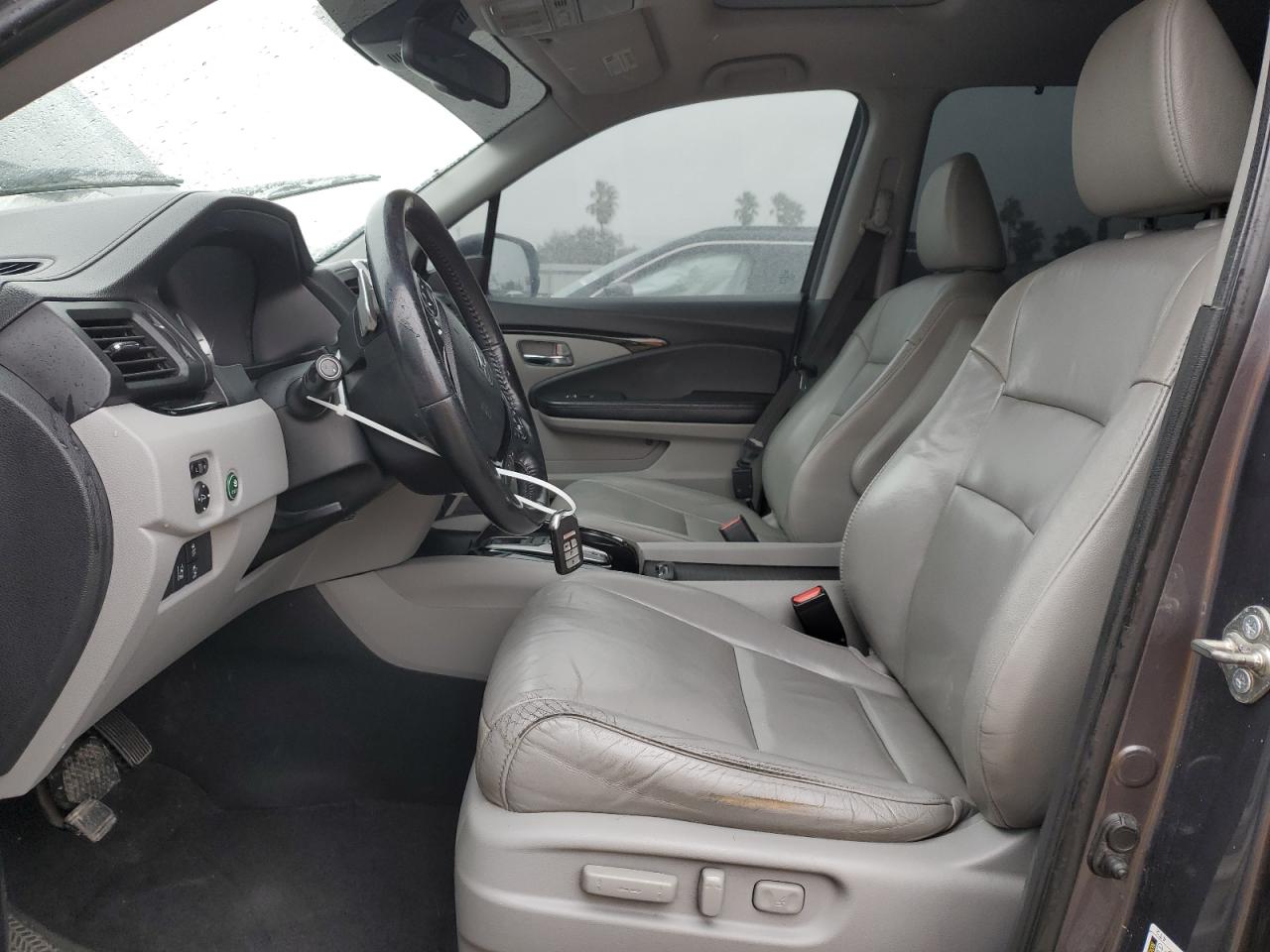 5FNYF6H95GB070175 HONDA PILOT 2016
