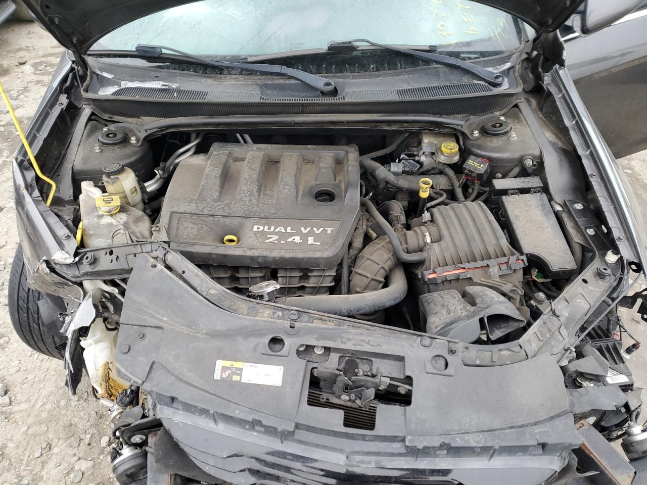 2014 Chrysler 200 - Image 11