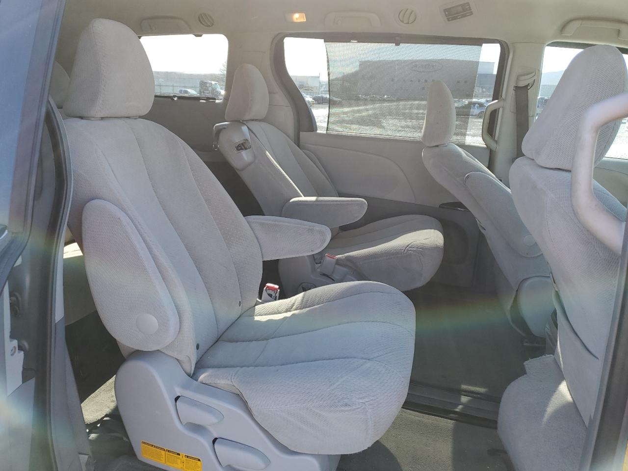 2013 Toyota Sienna - Image 11