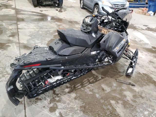 2023 SKIDOO RENEGADE