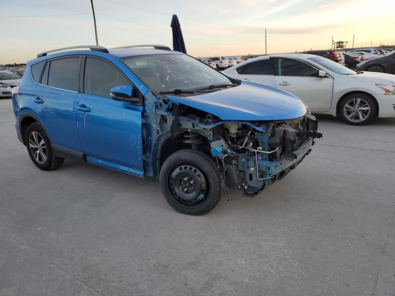 JTMWFREV1JJ734613 TOYOTA RAV4 2018