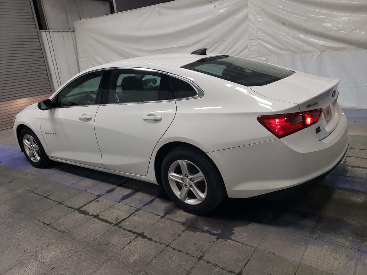 2023 Chevrolet Malibu - Image 2