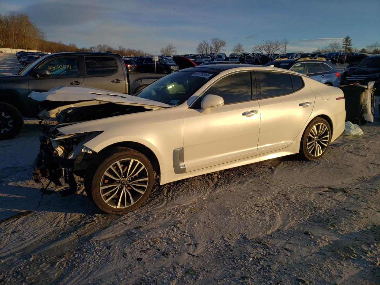 2018 Kia Stinger Premium zu verkaufen in West Warren, MA - Front End
