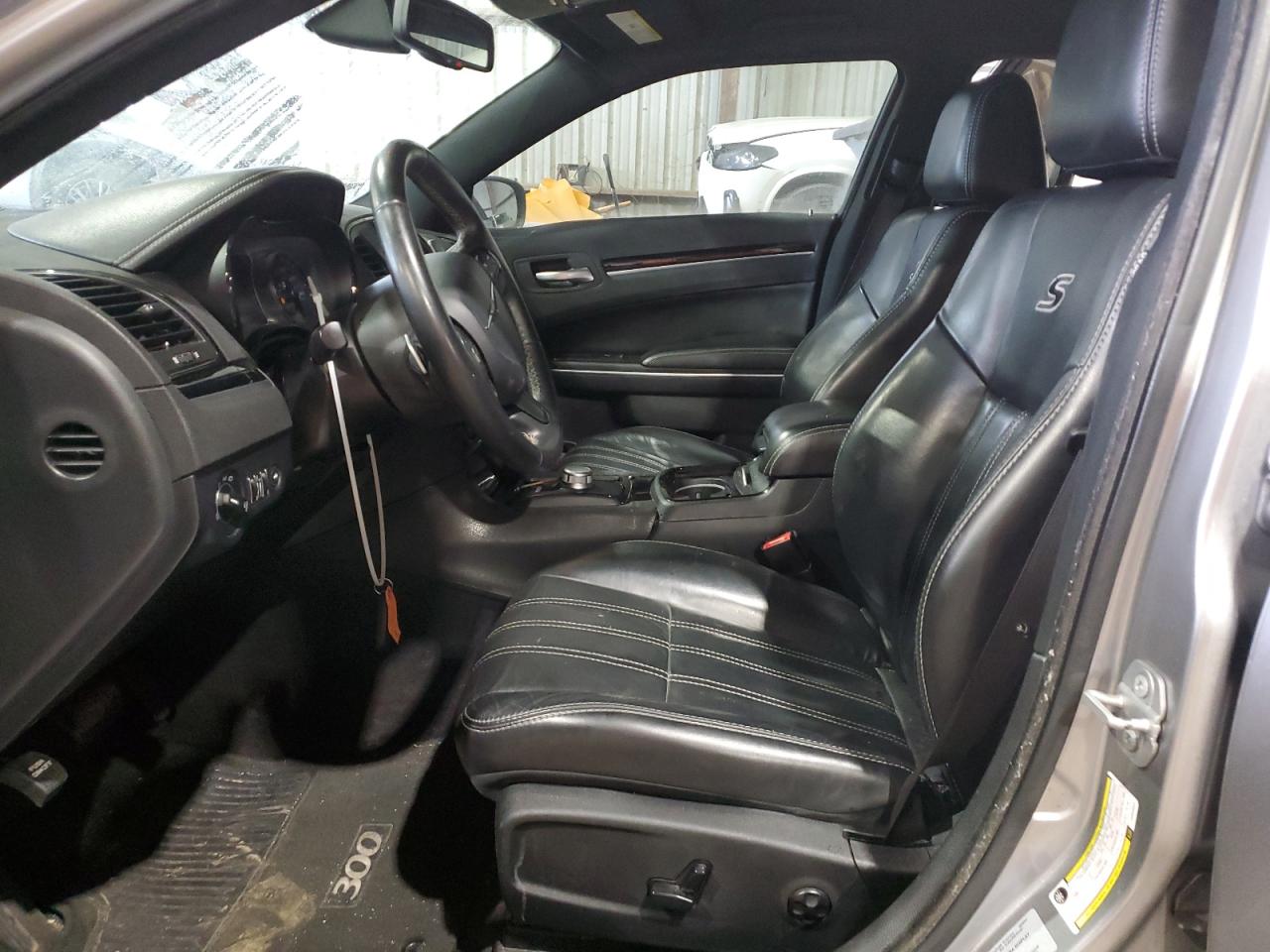2017 Chrysler 300 - Image 7