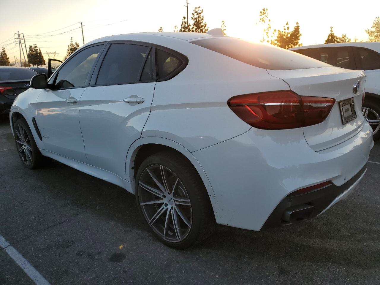 VIN 5UXKU2C59G0N79966 2016 BMW X6 no.2