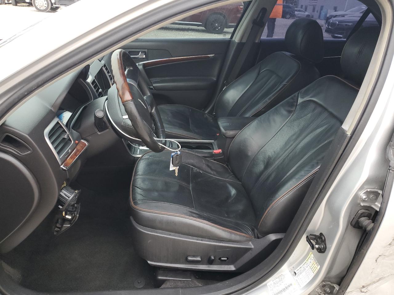 2011 Lincoln MKZ - Image 7