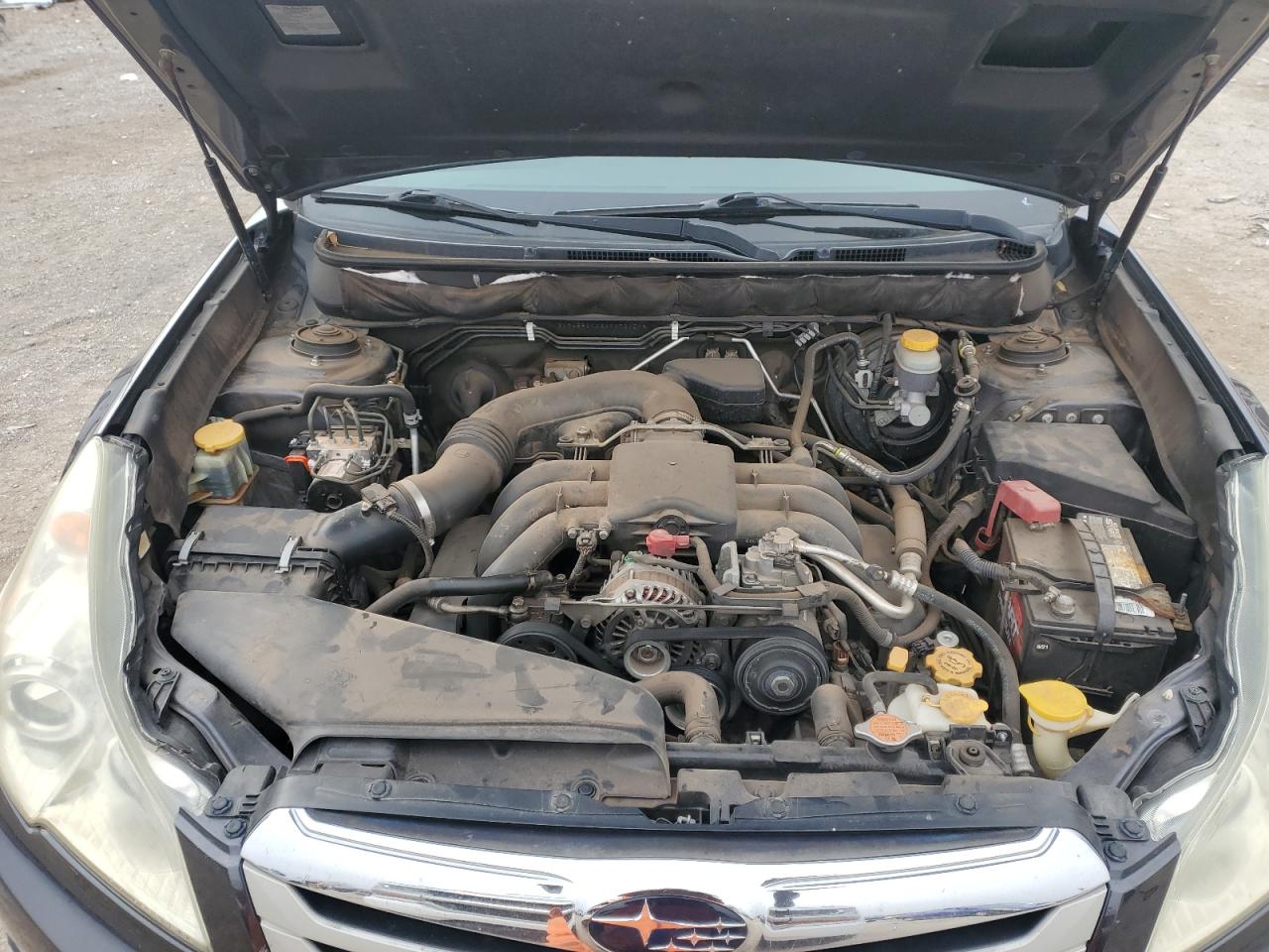 2010 Subaru Outback - Image 12
