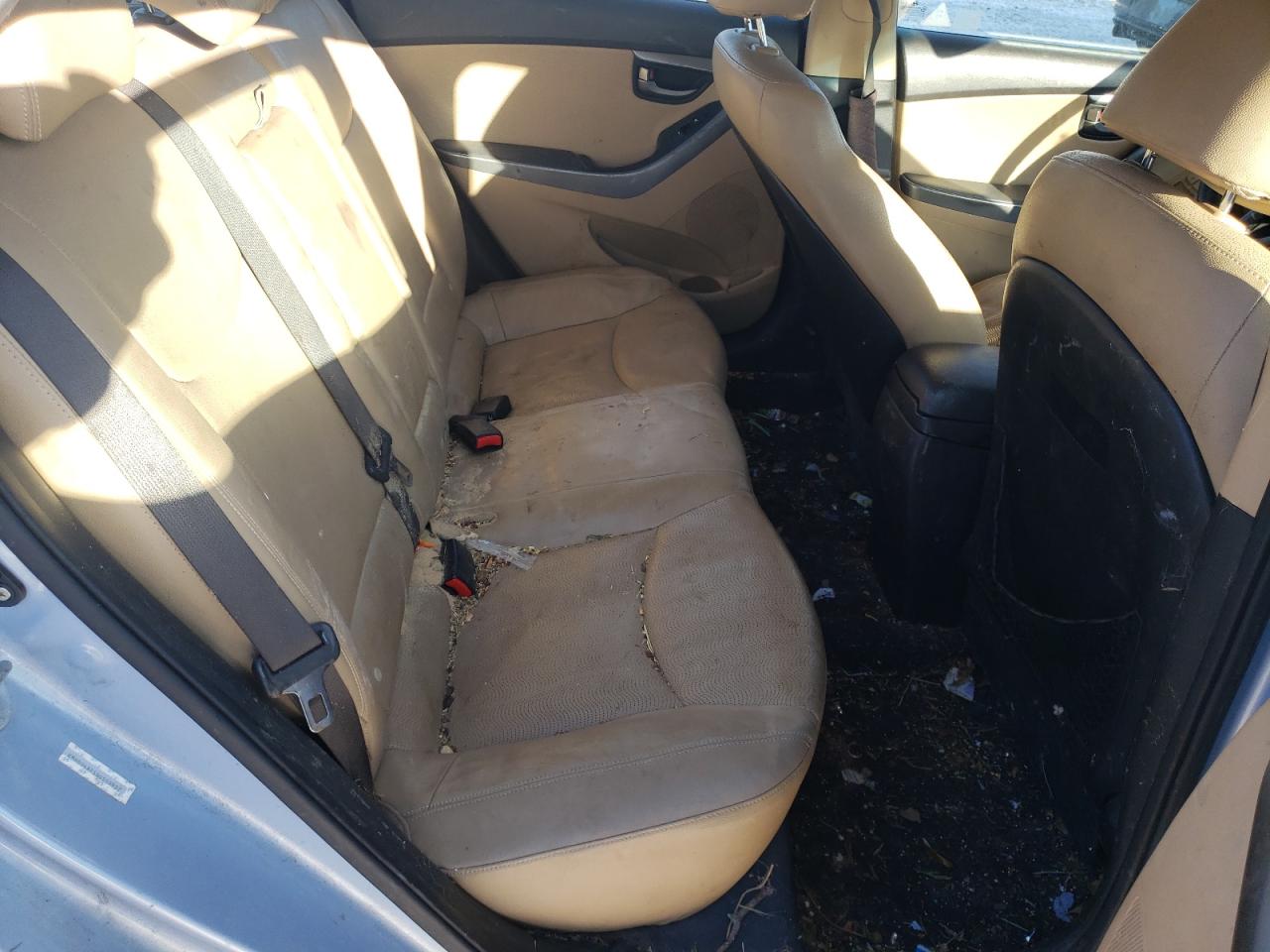 2013 Hyundai Elantra - Image 10