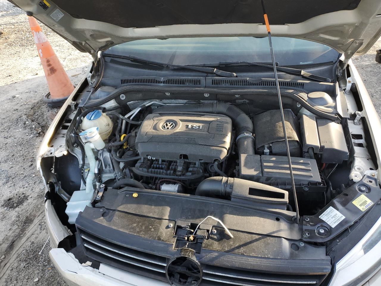2014 Volkswagen Jetta - Image 11