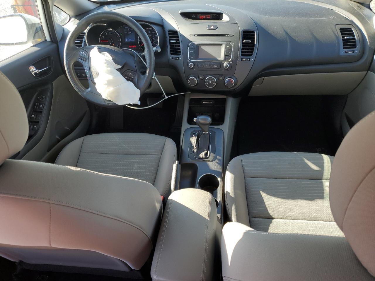 2016 Kia Forte - Image 8