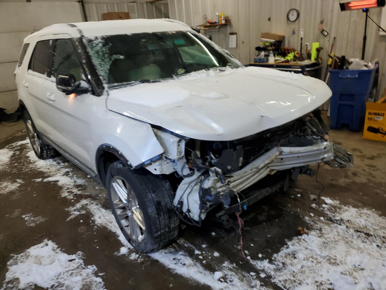 2016 Ford Explorer - Image 4