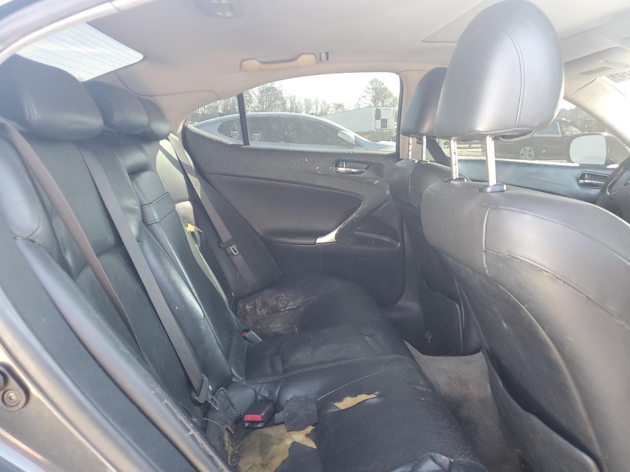 2006 Lexus IS - Image 10
