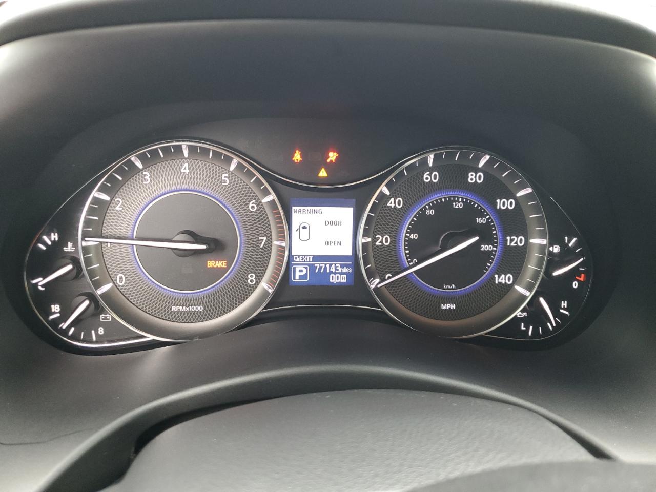 2015 Infiniti QX80 - Image 9