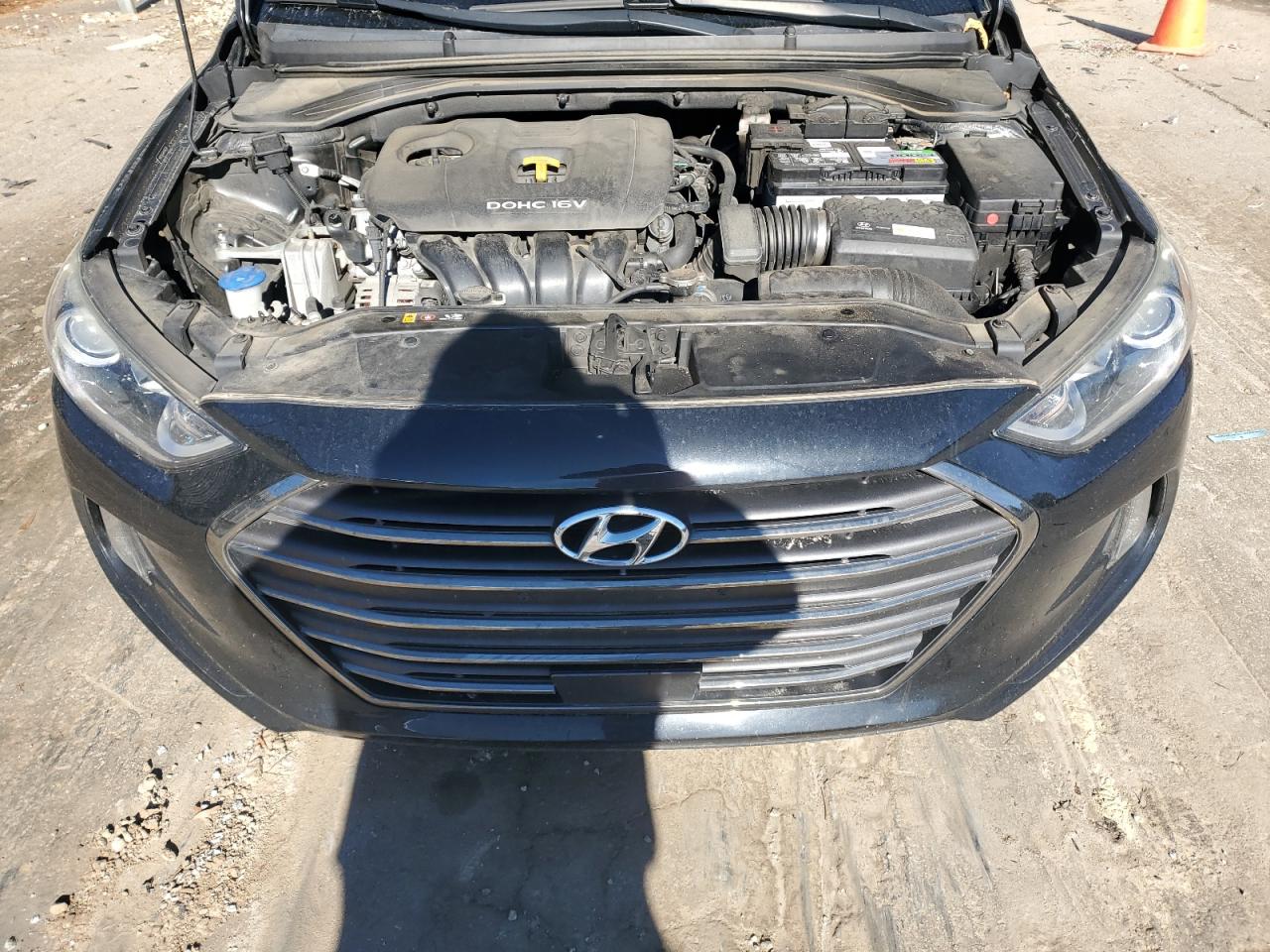 2017 Hyundai Elantra - Image 11