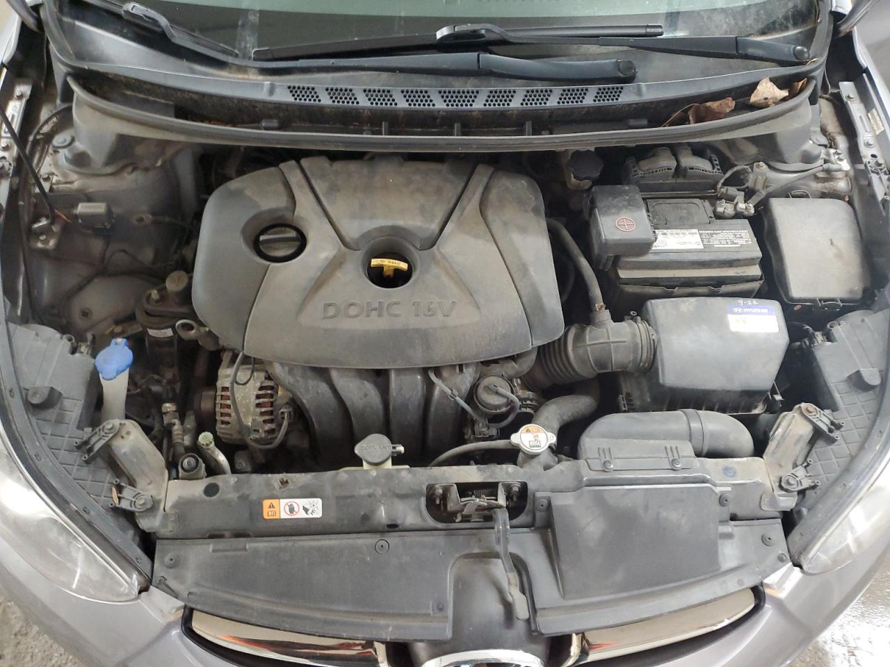 2012 Hyundai Elantra - Image 11