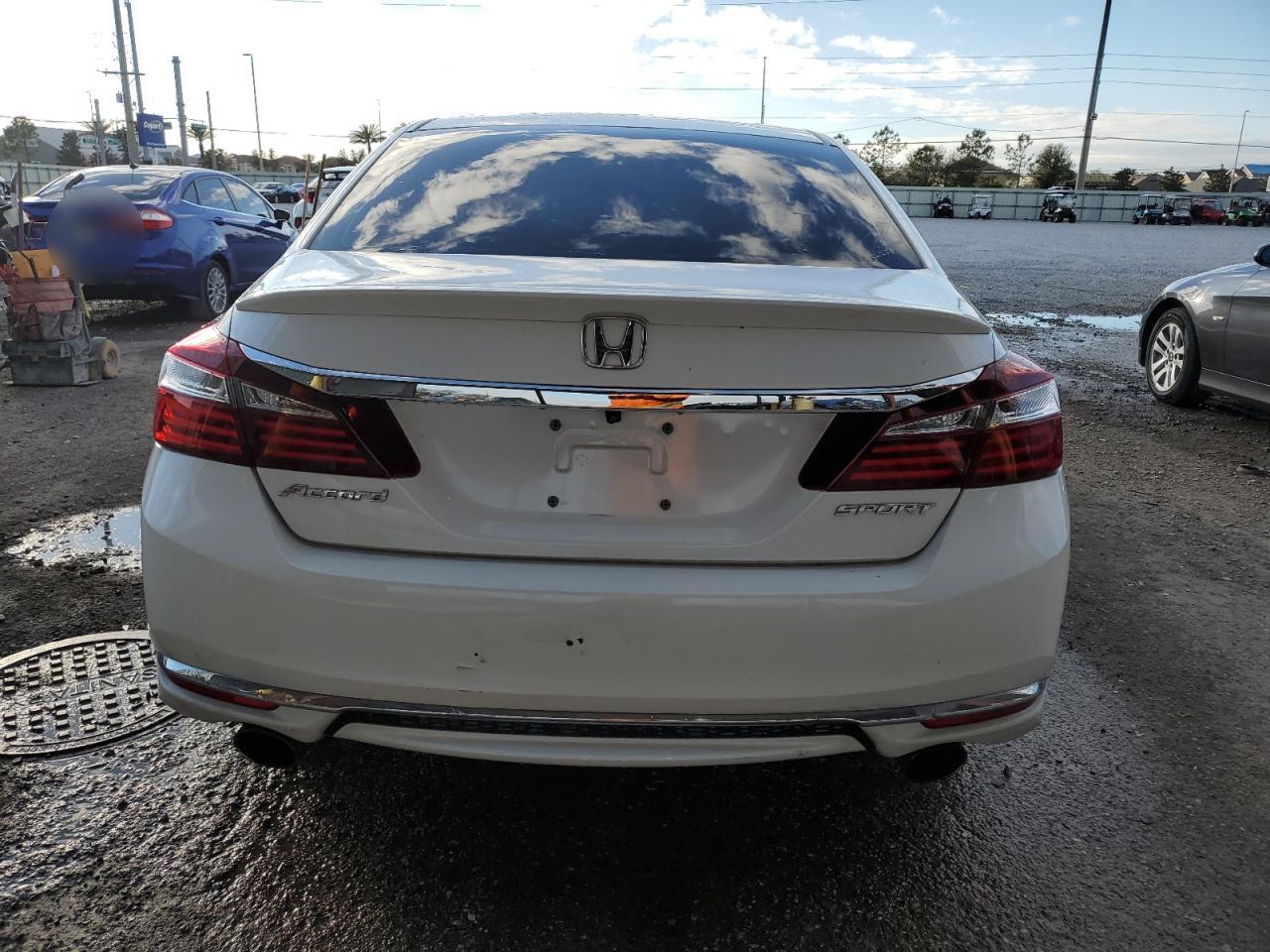2017 Honda Accord - Image 6