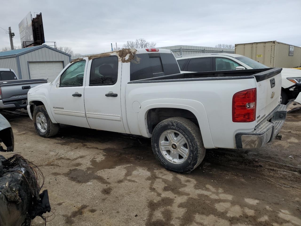 2011 Chevrolet Silverado - Image 2