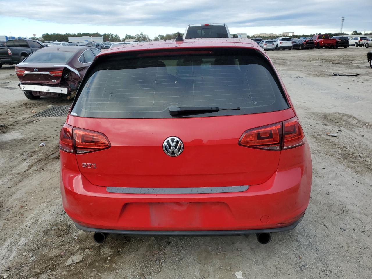 2016 Volkswagen GTI - Image 6