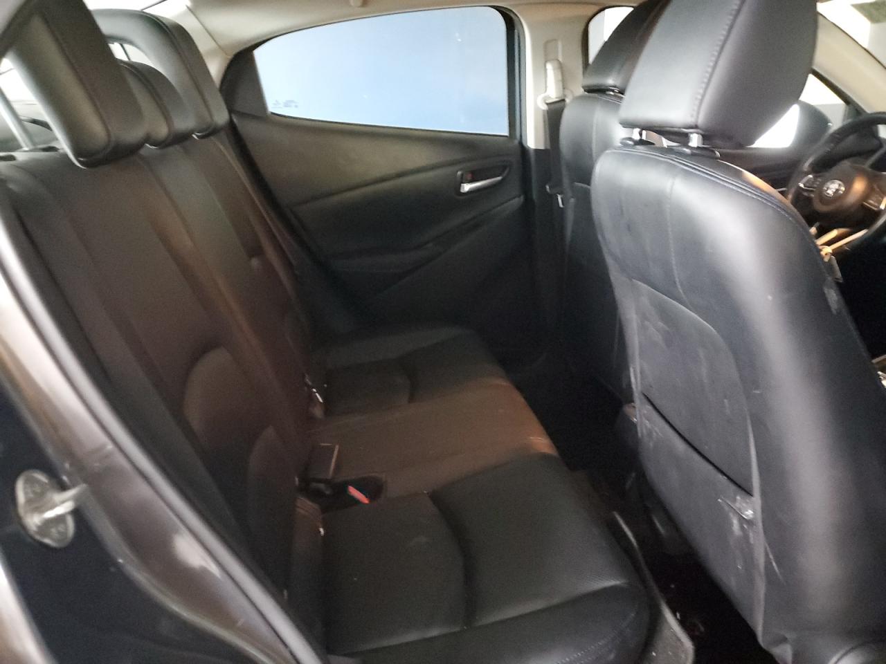 2019 Toyota Yaris - Image 10