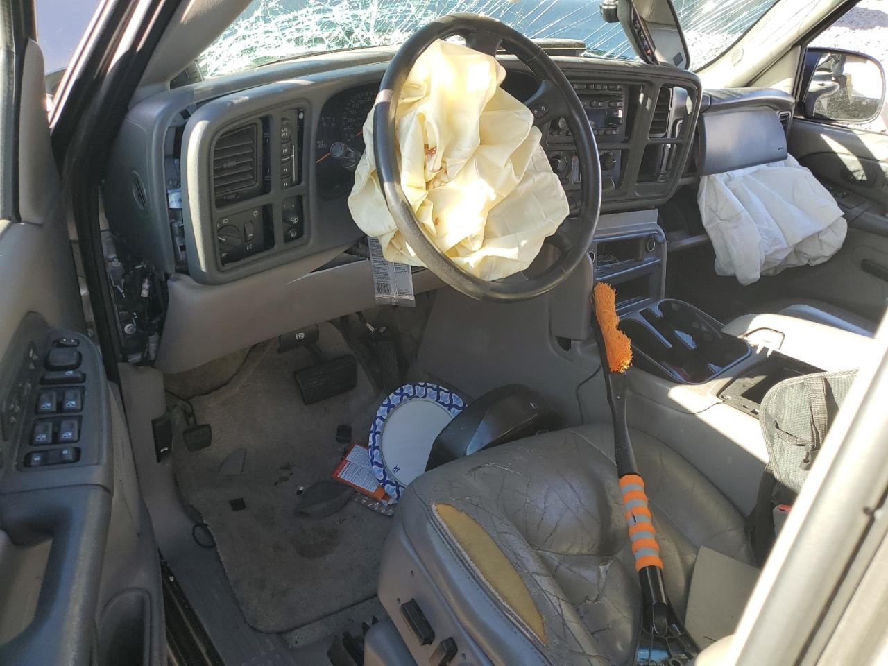 2003 Chevrolet Tahoe - Image 8
