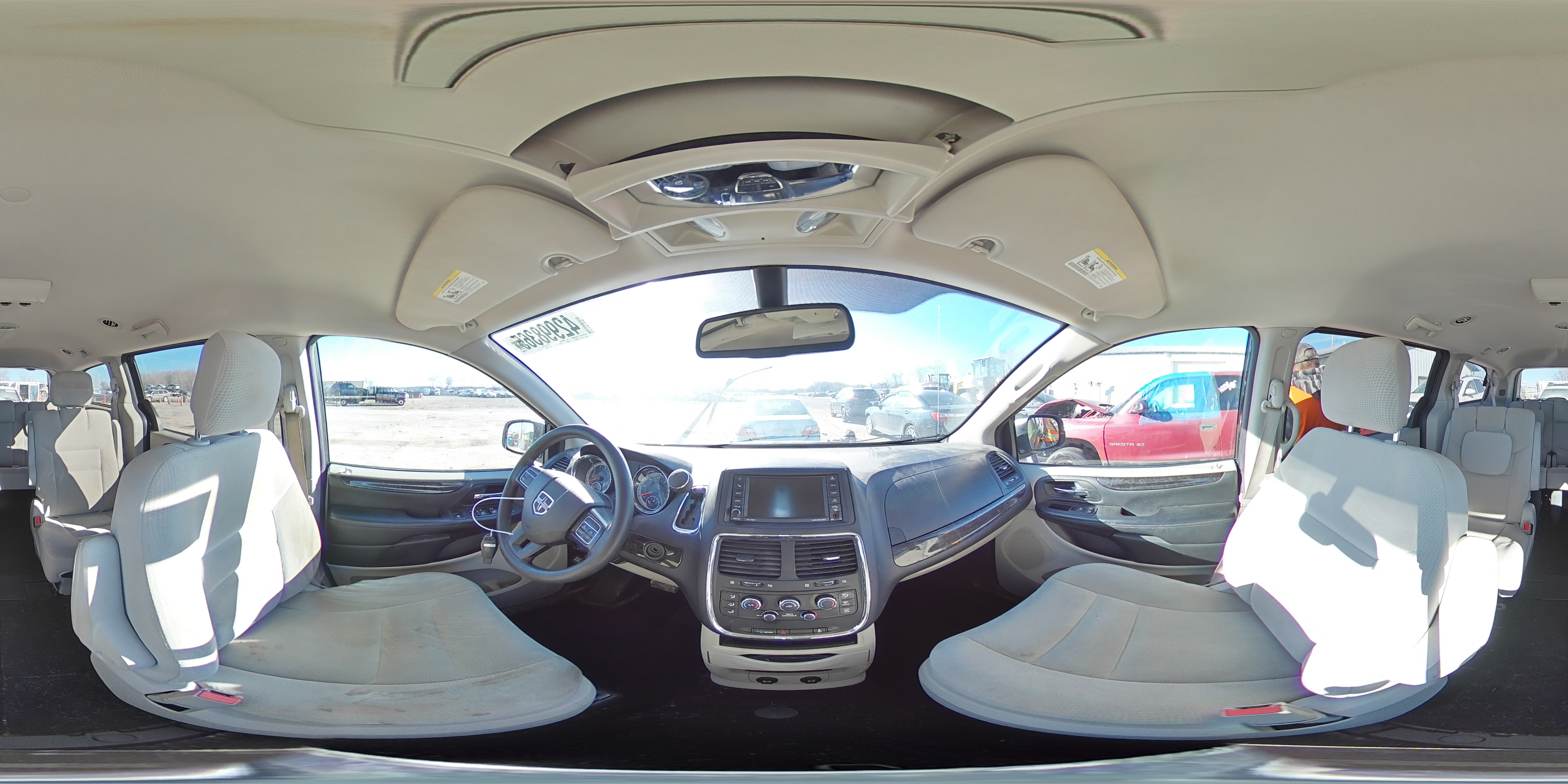 2018 Dodge Caravan - Image 15