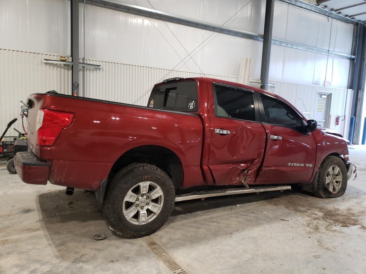 2019 Nissan Titan - Image 3