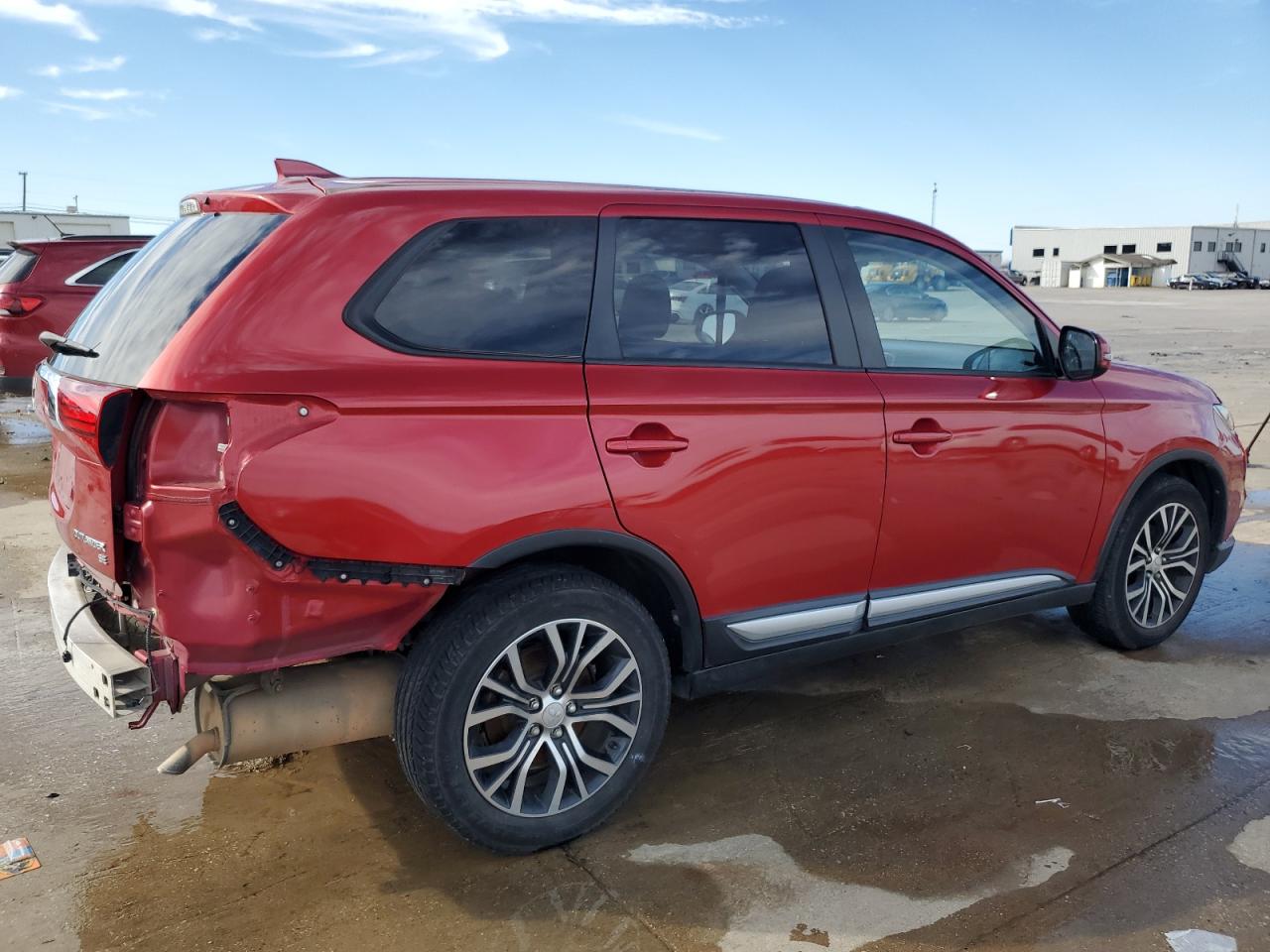 2018 Mitsubishi Outlander - Image 3
