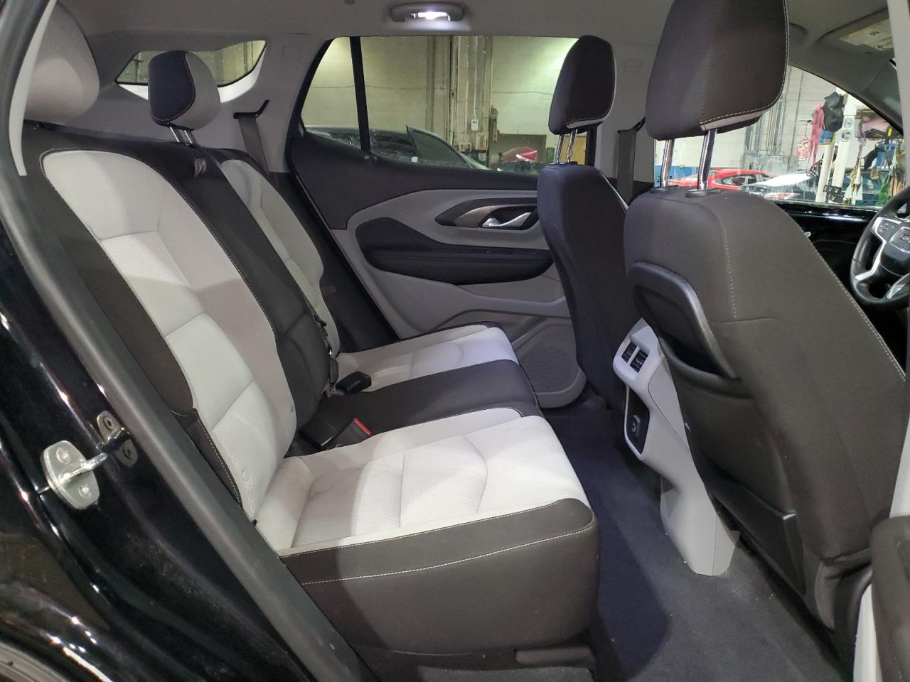 2022 GMC Terrain - Image 10