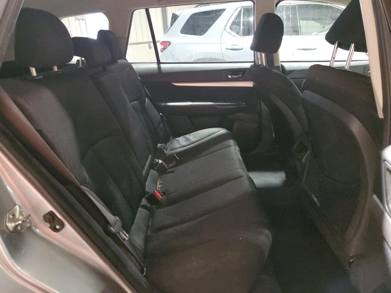 2011 Subaru Outback - Image 11