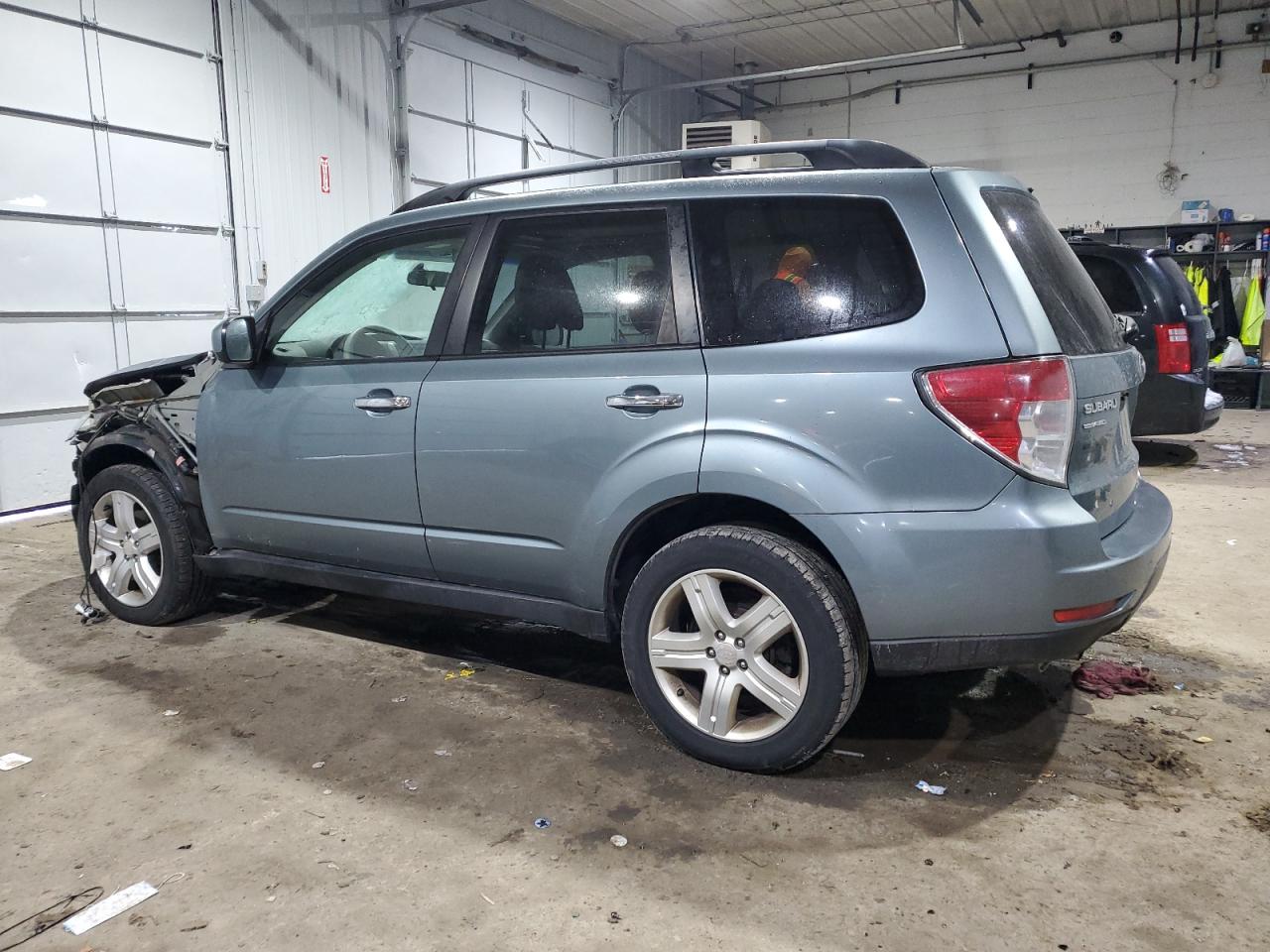 2010 Subaru Forester - Image 2