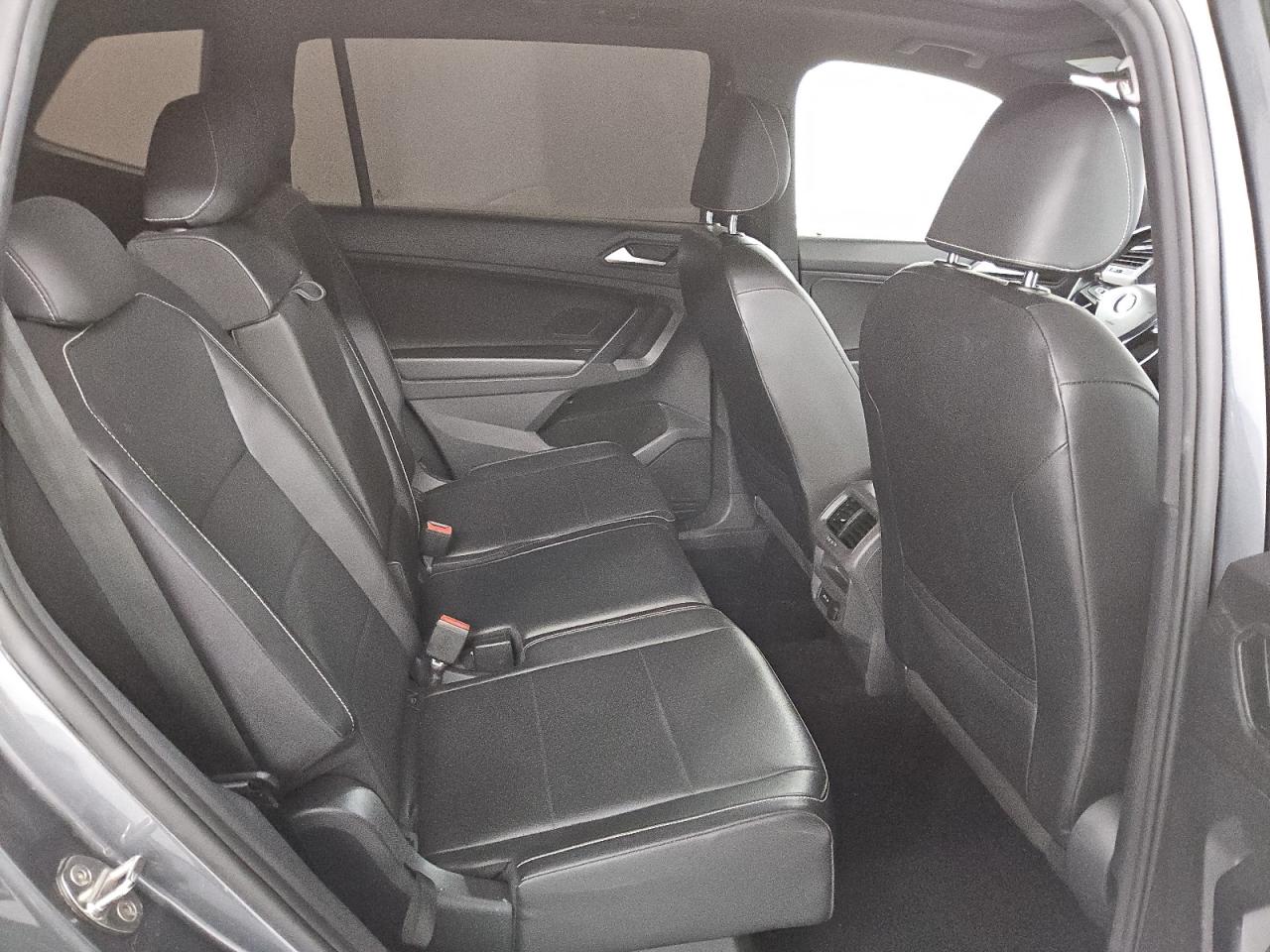 2021 Volkswagen Tiguan - Image 11