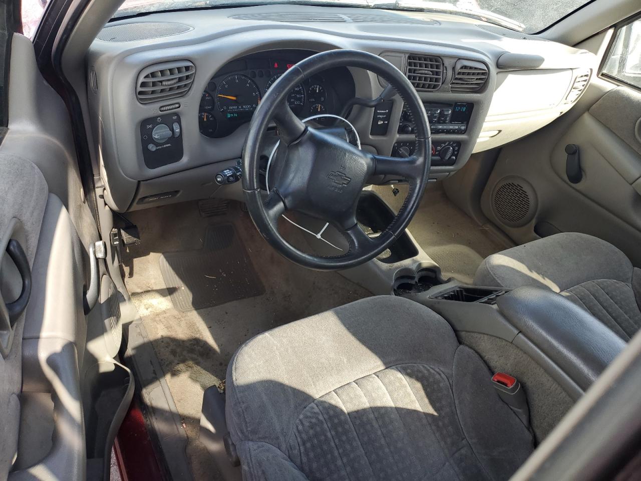 2001 Chevrolet S-10 Pickup - Image 8