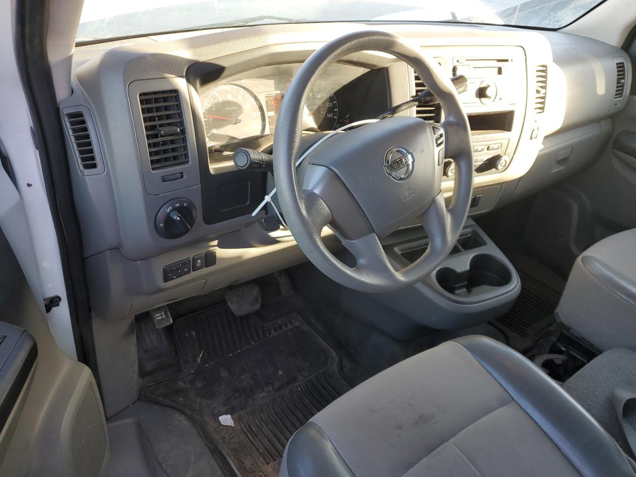 2016 Nissan NV - Image 8
