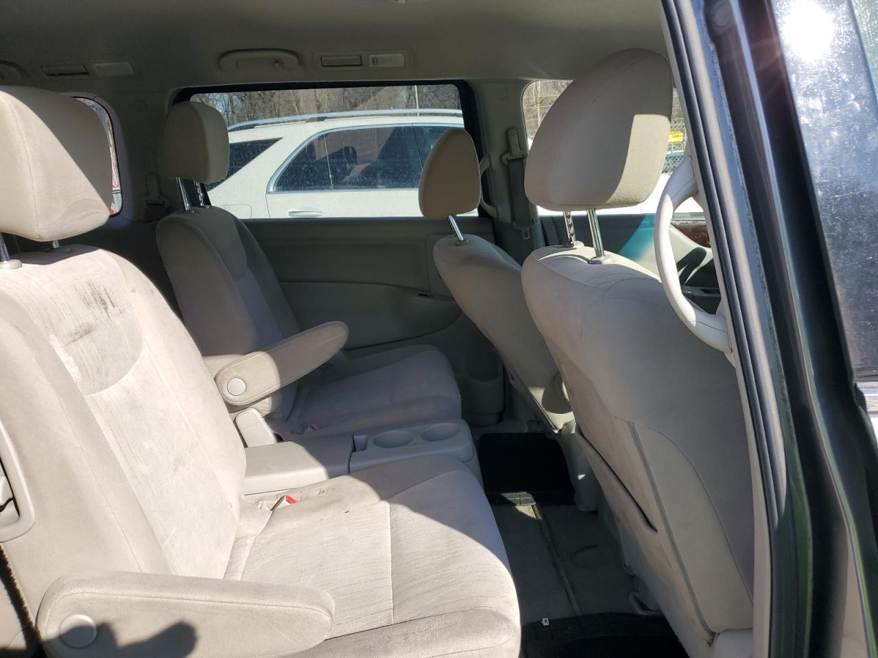 2017 Nissan Quest - Image 11