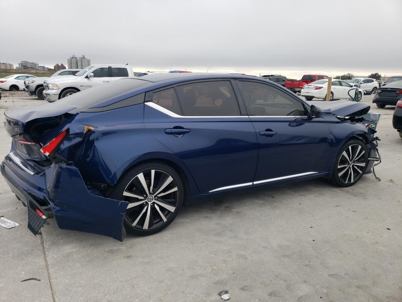 2019 Nissan Altima - Image 3