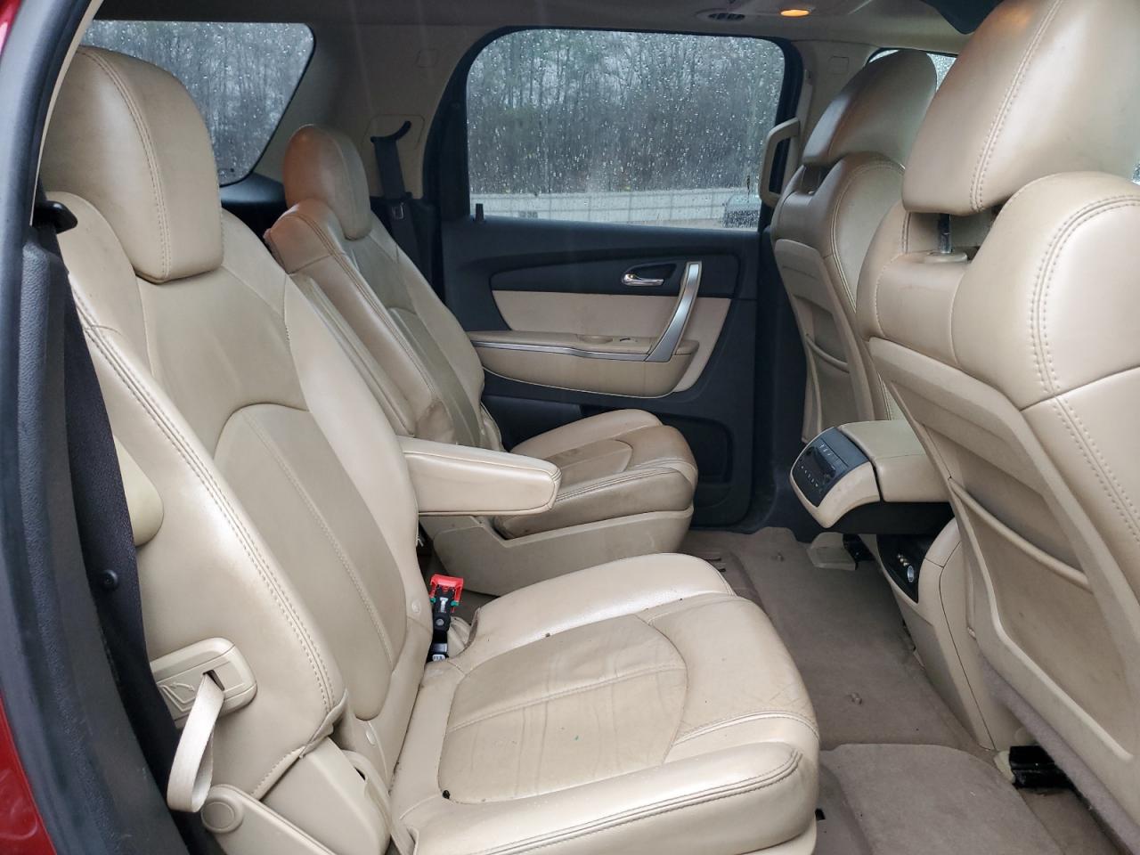 2010 GMC Acadia - Image 11