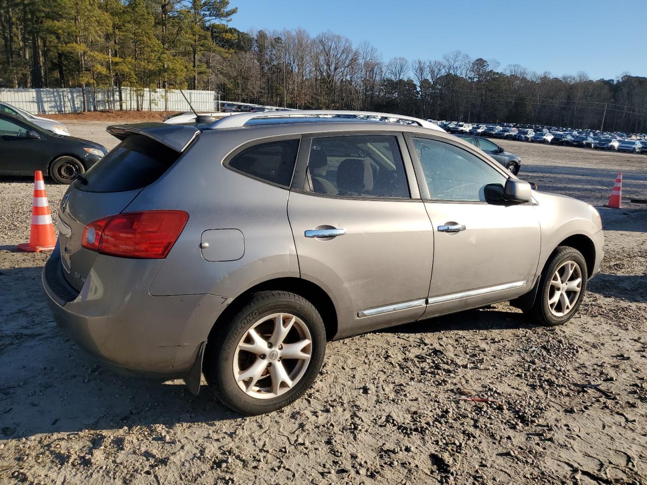 2011 Nissan Rogue - Image 3