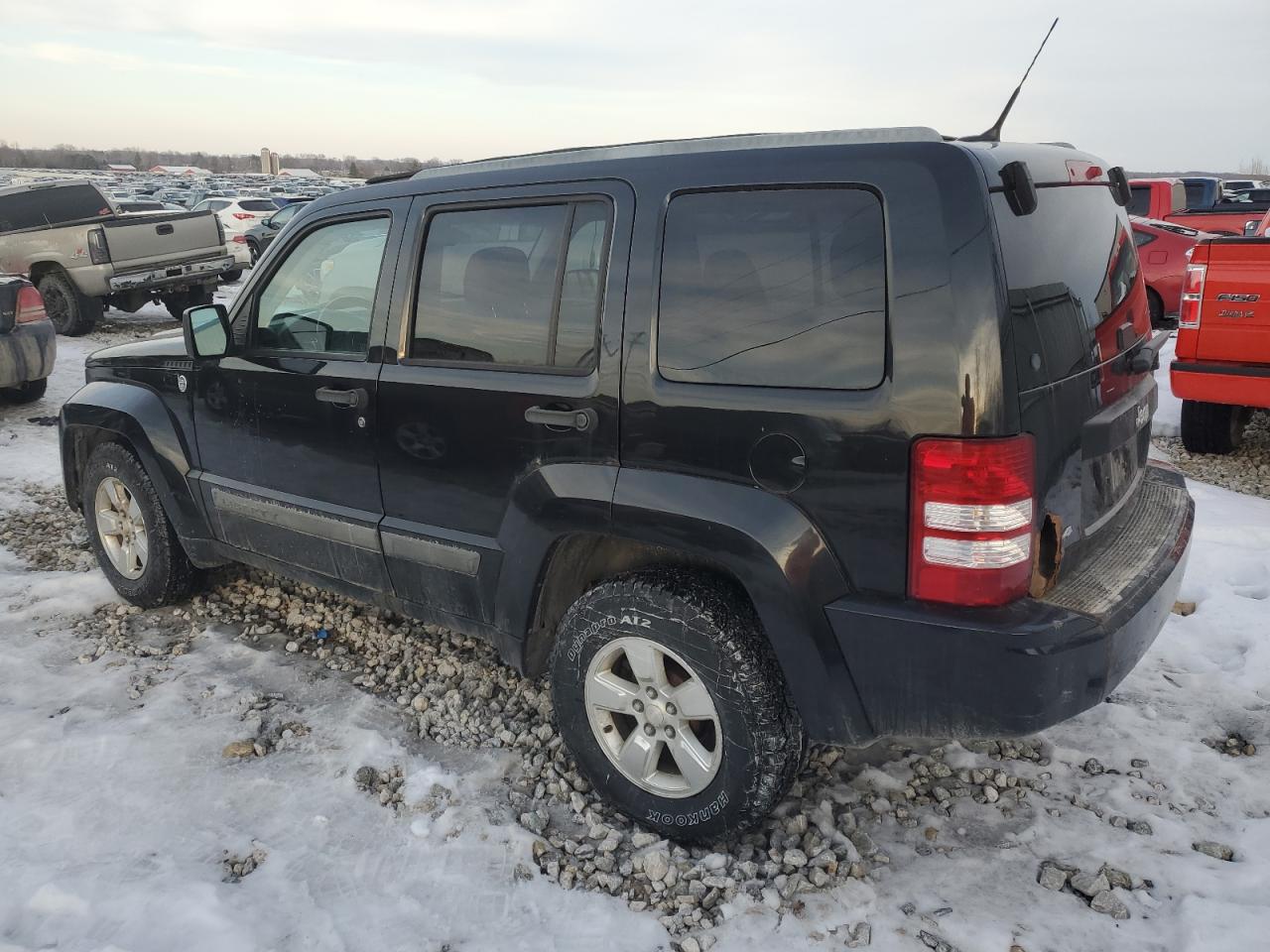 2011 Jeep Liberty (North America) - Image 2