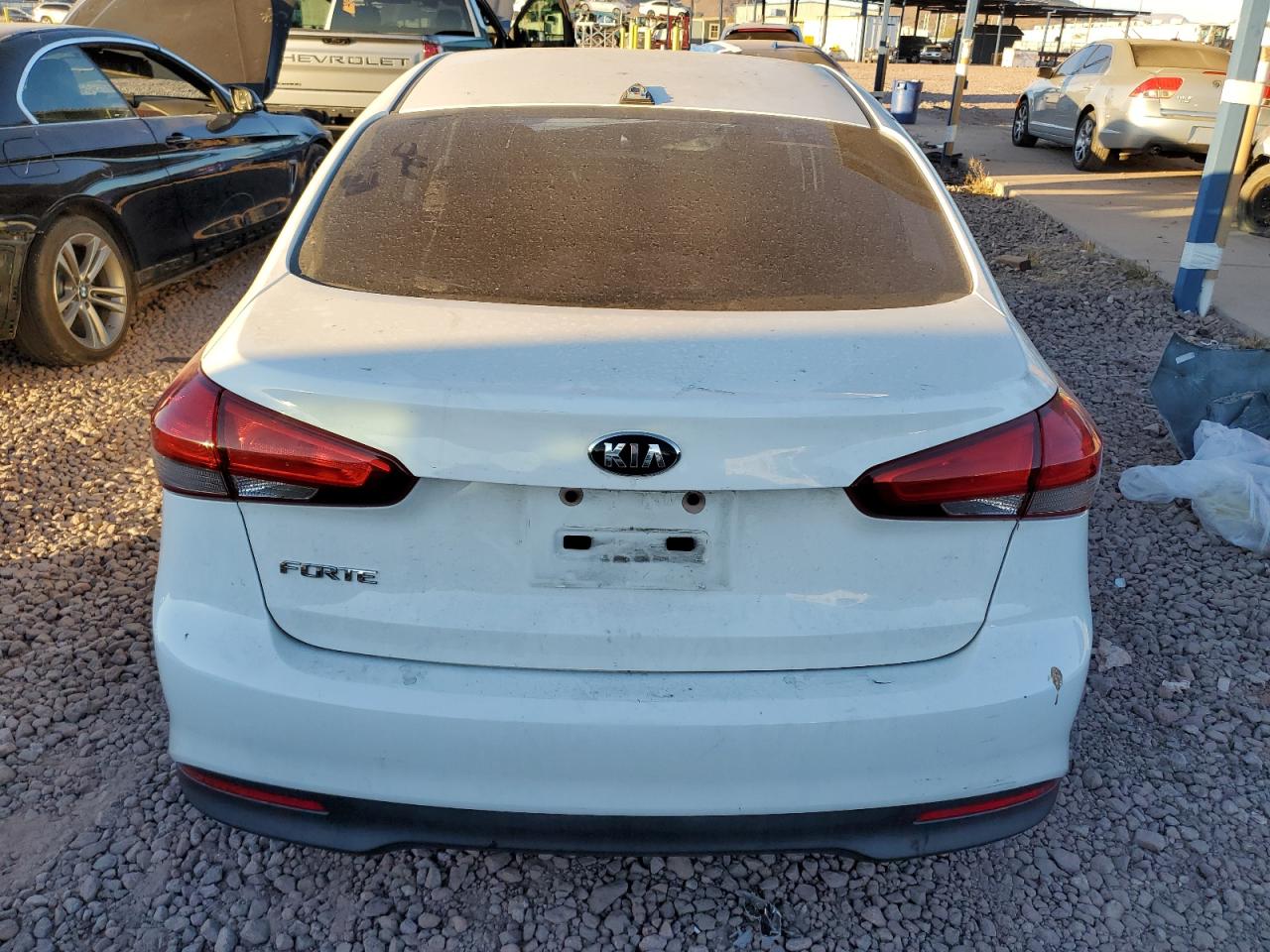 2017 Kia Forte - Image 6