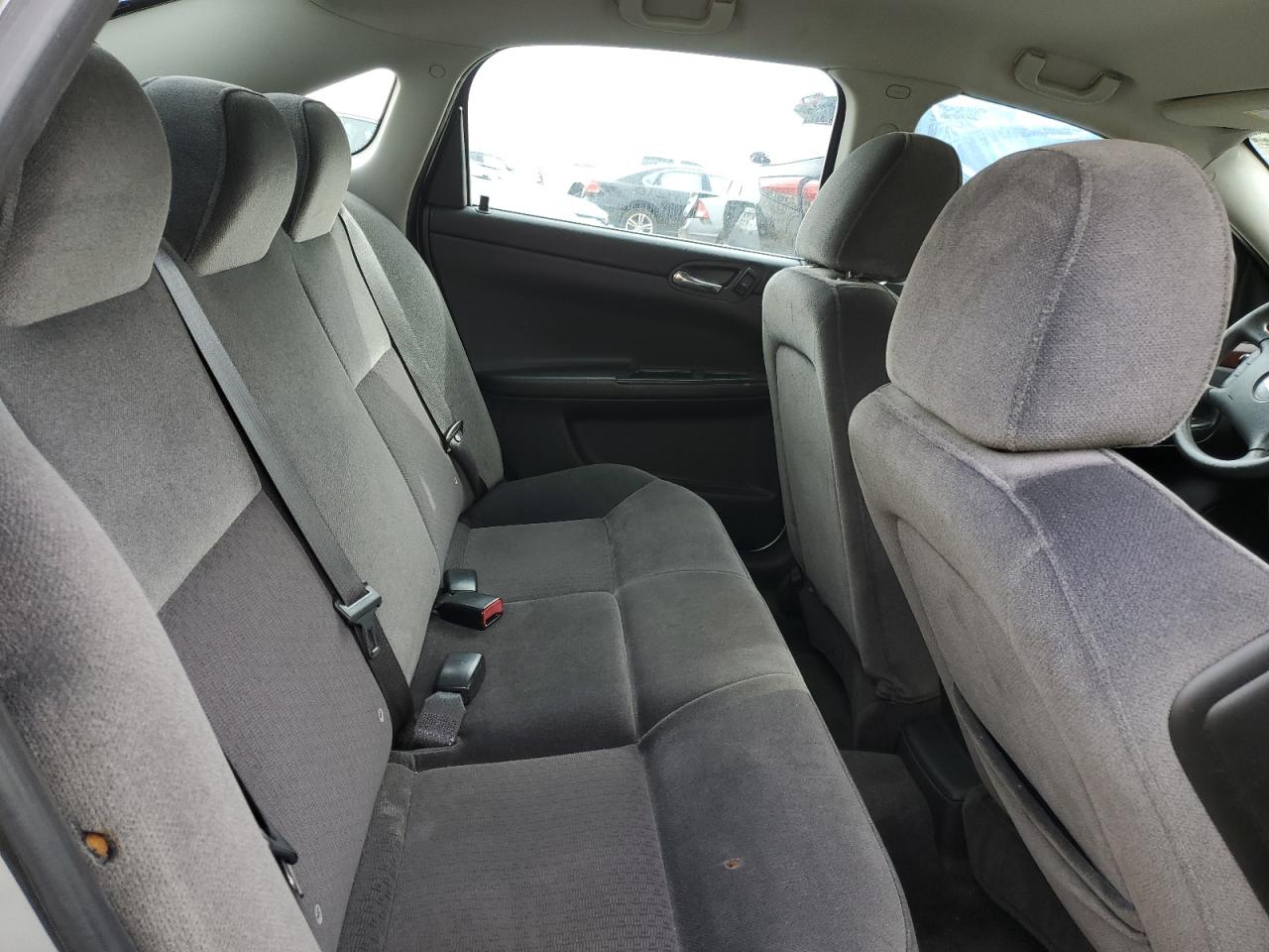 2010 Chevrolet Impala - Image 10